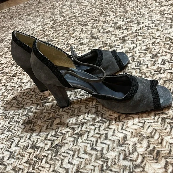 Vintage Newport News Gray Suede Women's Heels - Picture 6 of 10